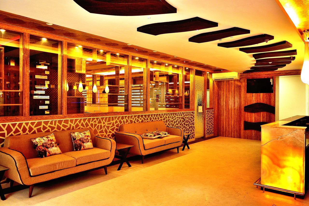 The Majestic Suites Calcutta Extérieur photo